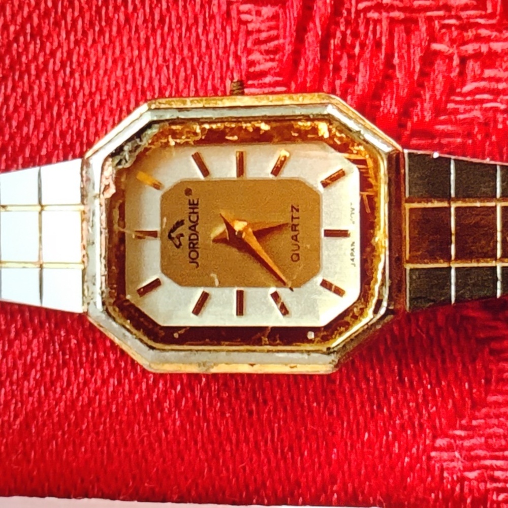 VINTAGE JORDACHE Quartz Gold Tone Dainty  Women's Watch